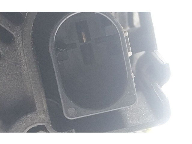 Генератор 04L903021D, 04L903021D Volkswagen Golf SportWagen