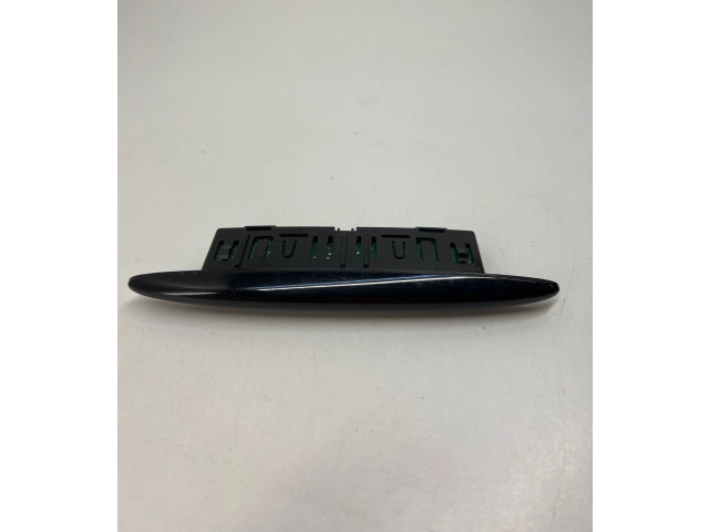 Pojistková skříňka A1725420023, 193693210 Mercedes-Benz CLA C117 X117 W117 2017