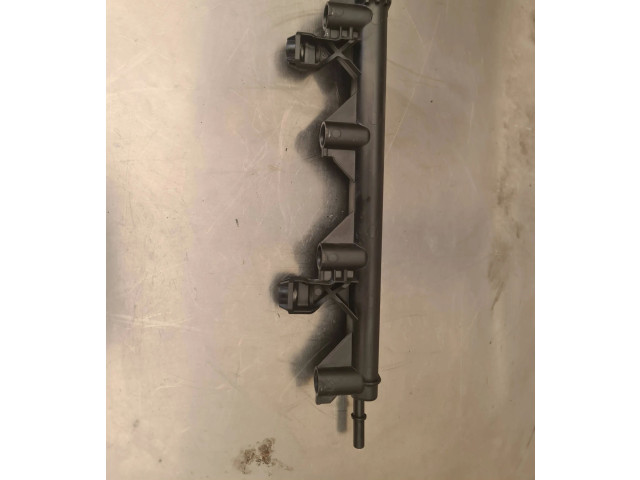 Vstřikovací lišta 7575645, 06092378 Peugeot 207 CC 5f01