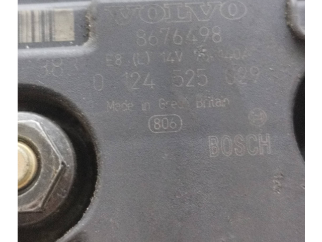 Генератор 8676498, 0124525029   Volvo V70      