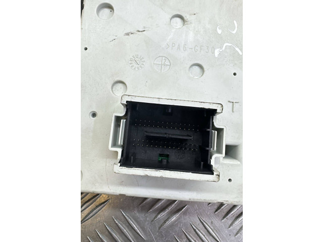 Блок предохранителей 68233380AC   Jeep Cherokee    