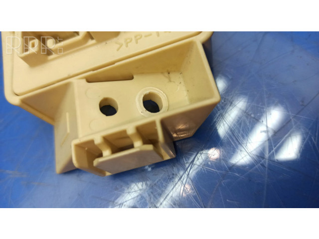 Pojistková skříňka Z40 Lexus SC 430 2001