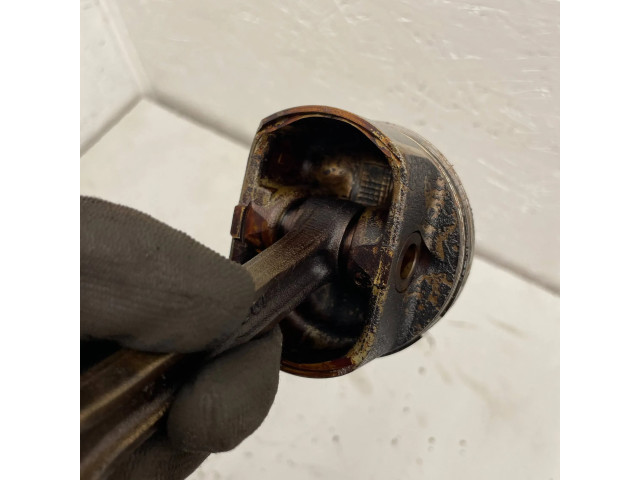 Píst 10bb14 Hyundai i30 pro benzínový motor 1.4