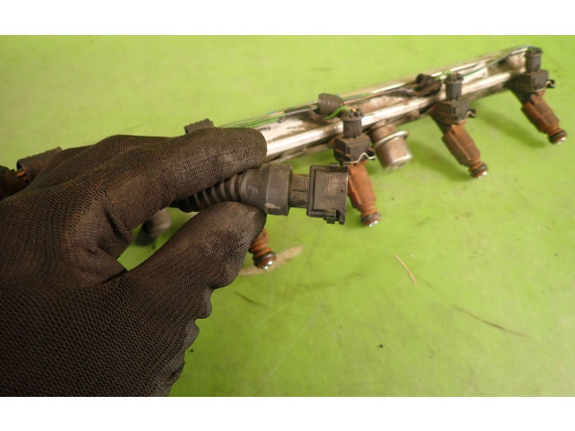 Топливная рампа 0280155831 Volvo S80