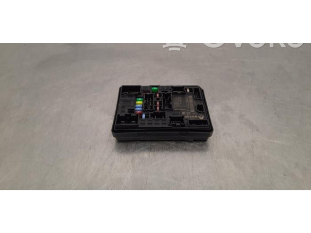 Блок предохранителей 284B76520R Dacia Sandero III