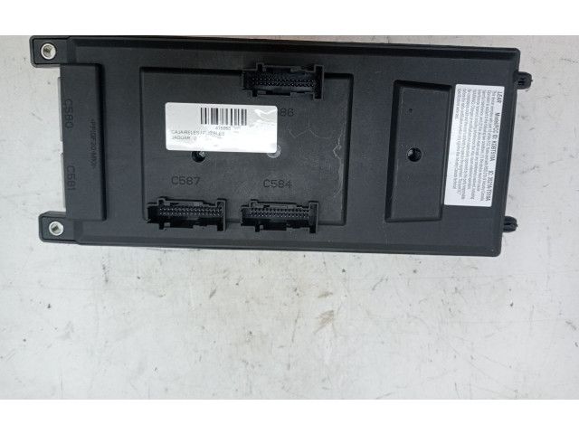 Блок предохранителей C2D40479, FW9314F041AE Jaguar XJ X308