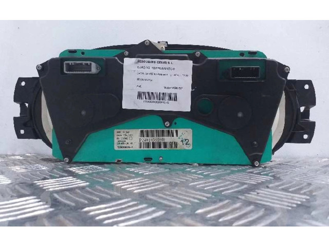 Панель приборов    Dacia Sandero       