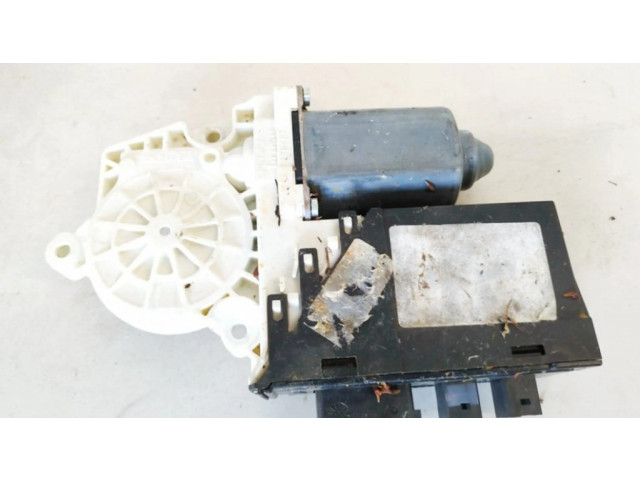 Передний двигатель механизма для подъема окон