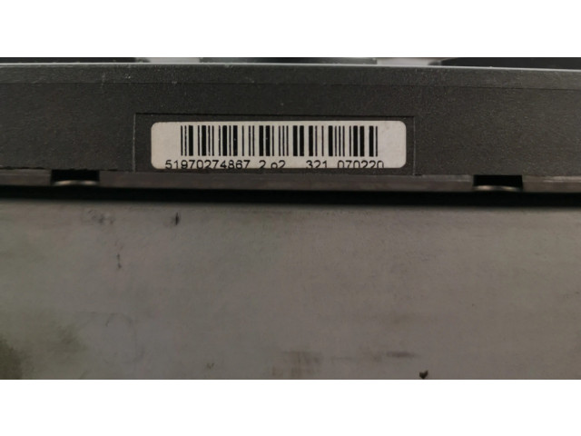 Радио/ проигрыватель CD/DVD / навигация