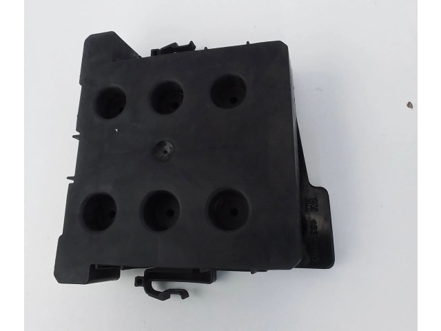 Блок предохранителей  13345424   Opel Meriva B    