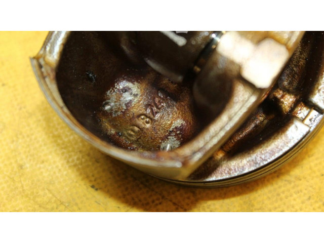  Поршень с шатуном    Audi A3 S3 8P  