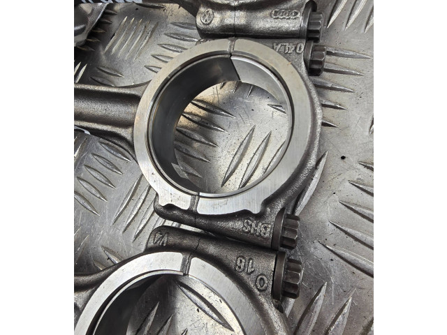 Поршень с шатуном 02604LA2 Volkswagen Golf VII