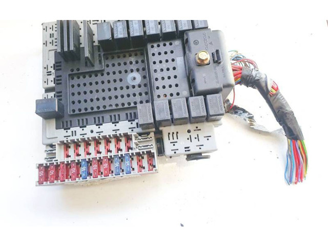 Блок предохранителей  9441582, 9441587   Volvo S80    