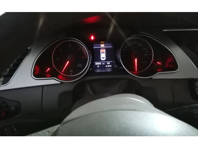 Přístrojová deska Audi A5 8T 8F 2010 8T0920931A, 503001890402