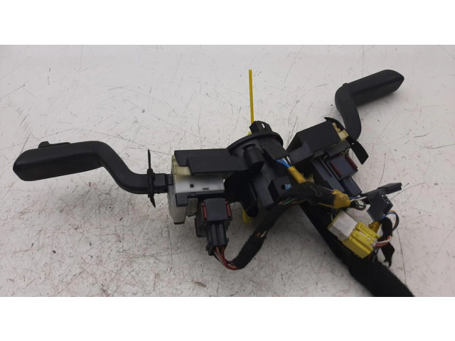 Мултифункционный включатель управления / ручка