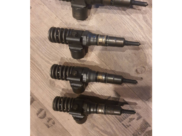 Форсунка 03G130073G, 0414720404 Skoda Octavia Mk2 (1Z) BKD