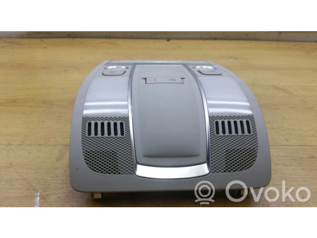 Фонарь освещения передних мест