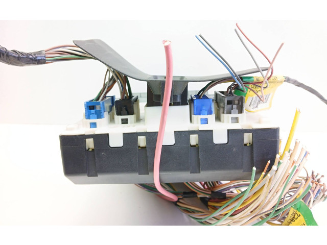 Pojistková skříňka 7703297163J, 470292323 Renault Megane 1997