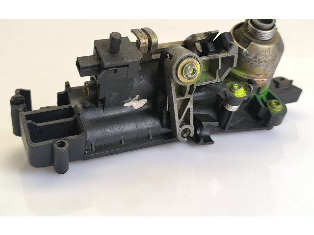 Zámek zadních dveří GDZDA14C Mercedes-Benz C W203 2005