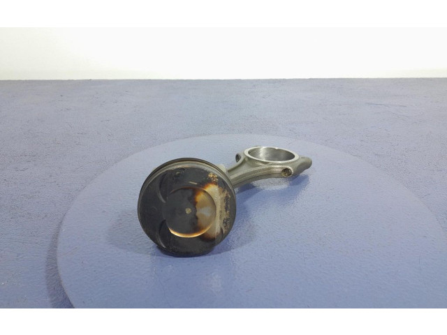 Píst Audi A8 S8 D2 4D