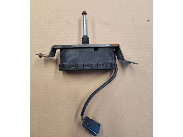 Моторчик стеклоочистителя 8620960, 90206218    Volvo V70