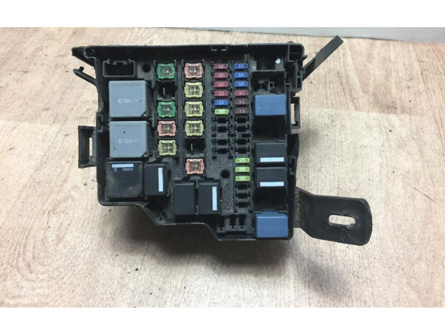 Блок предохранителей Dacia Logan I