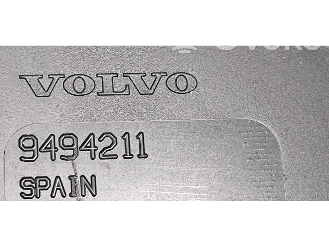 Блок предохранителей  9494210, 9404211   Volvo V70    