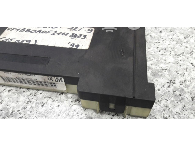 Блок предохранителей 21624653-9d Renault Clio I