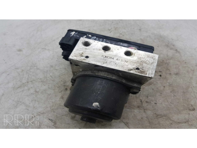 Блок АБС 4451060020, 221608272841 Toyota Land Cruiser (HDJ90) 1996-2002 года