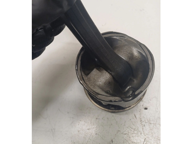  Поршень с шатуном  0830923  Mercedes-Benz E W211  