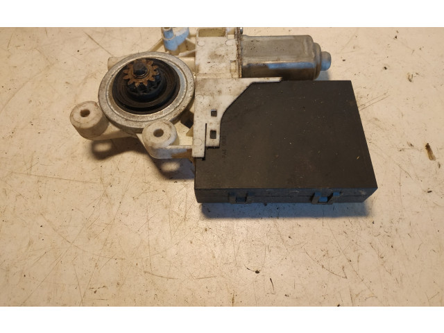 Передний двигатель механизма для подъема окон