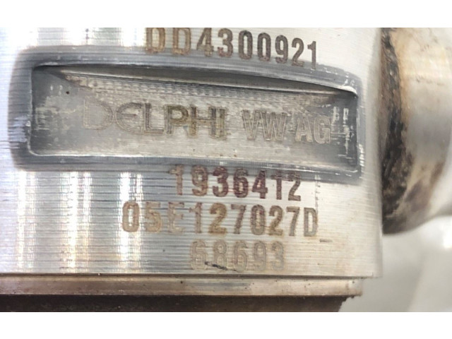 Топливный насос 05E127027D Skoda Octavia Mk4