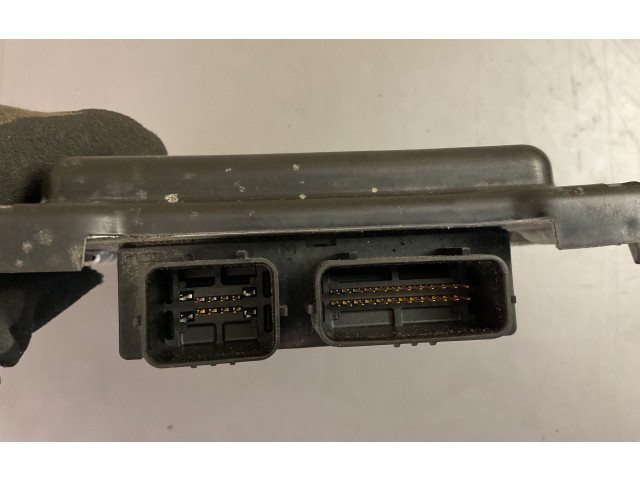 Блок предохранителей 65G2P3F1, P04692 Jeep Commander