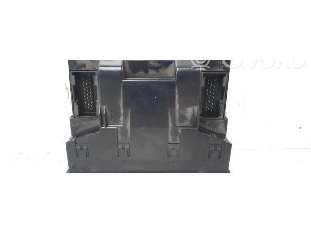 Блок управления климат-контролем 2108300785   Mercedes-Benz E W210