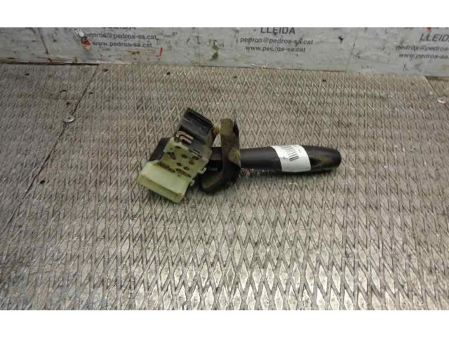 Ручка стеклоочистителей    Renault Trafic I