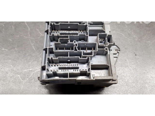 Блок предохранителей  51739427   Fiat Idea    