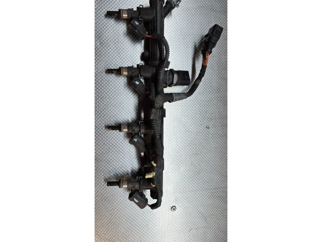 Топливная рампа 06K133681A, 06L971627A   Audi A3 S3 8V   для двигателя CJXC