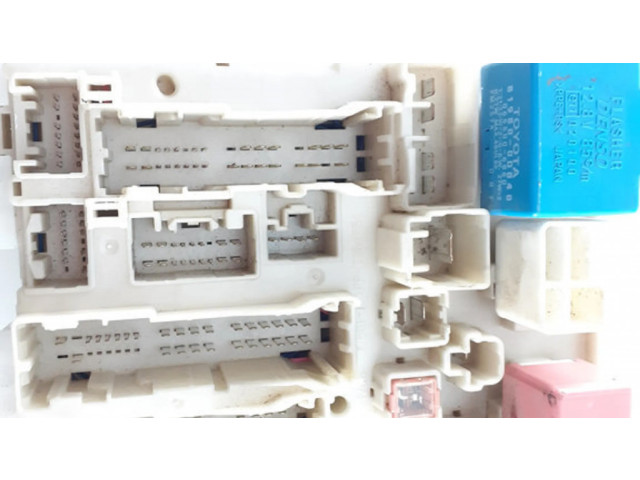 Блок предохранителей 827300F051C, 827300F051 Toyota Verso