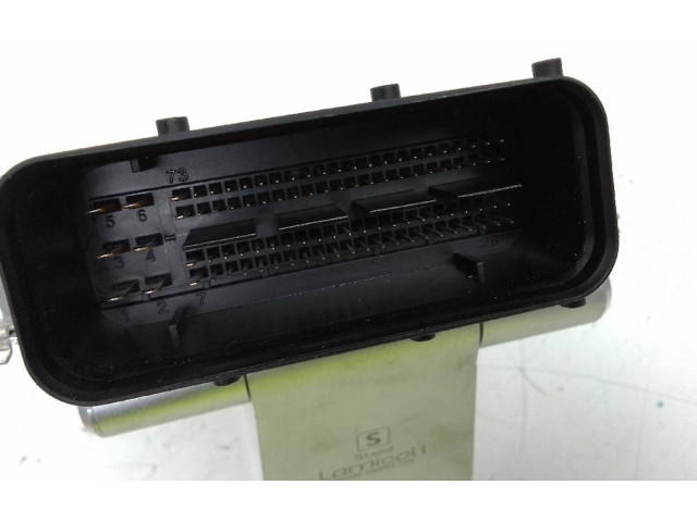 Řídící jednotka 0281031369 Infiniti Q50 2013