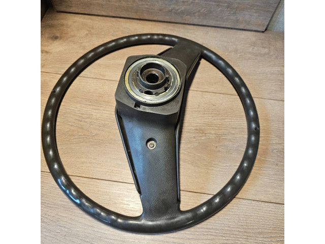 Volant Nissan Micra 1982 484A01