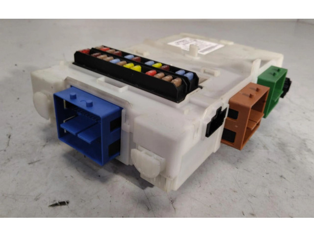 Блок предохранителей 7G9T14C256HA Volvo S80