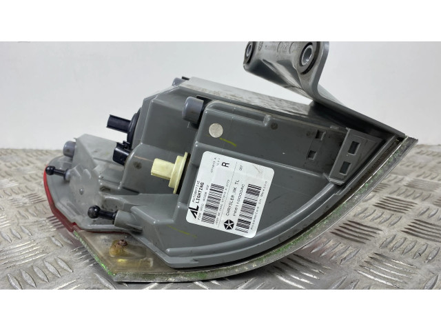 Задний фонарь правый сзади P68110000AC    Jeep Grand Cherokee   2010-2021 года