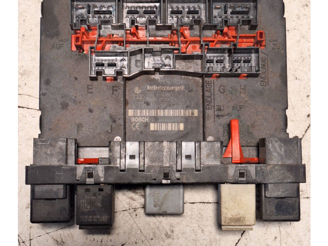 Блок предохранителей 1K0937049AA, H37S0501   Volkswagen Caddy    