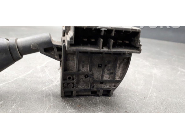 Ручка стеклоочистителей Renault Clio I