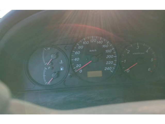 Панель приборов    Mazda 626       