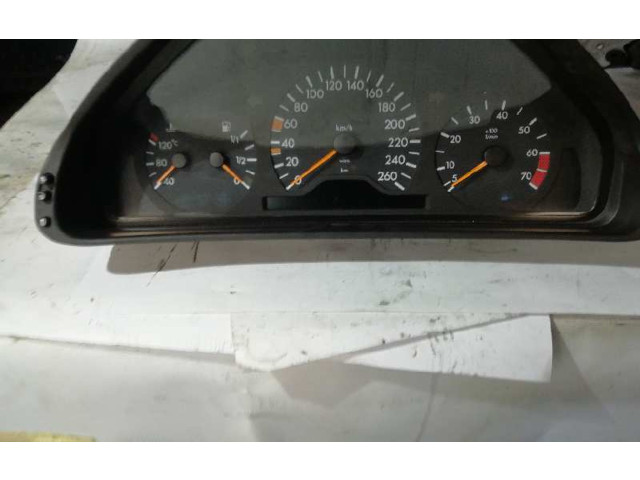 Přístrojová deska  Mercedes-Benz E W210 1999 110008763018  