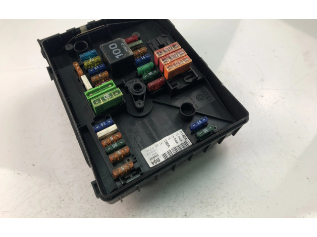 Блок предохранителей  1K0937125A   Volkswagen Touran I    