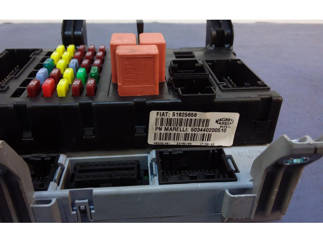Блок предохранителей 51825658, 51825658 Fiat Linea