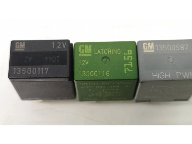 Блок предохранителей 13222786, 13500587 Chevrolet Orlando