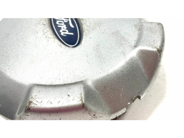 Заводская крышка (крышки) от центрального отверстия колеса